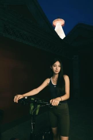 口袋电影机!大疆DJI OSMO POCKET 4P云台相机白色版图赏